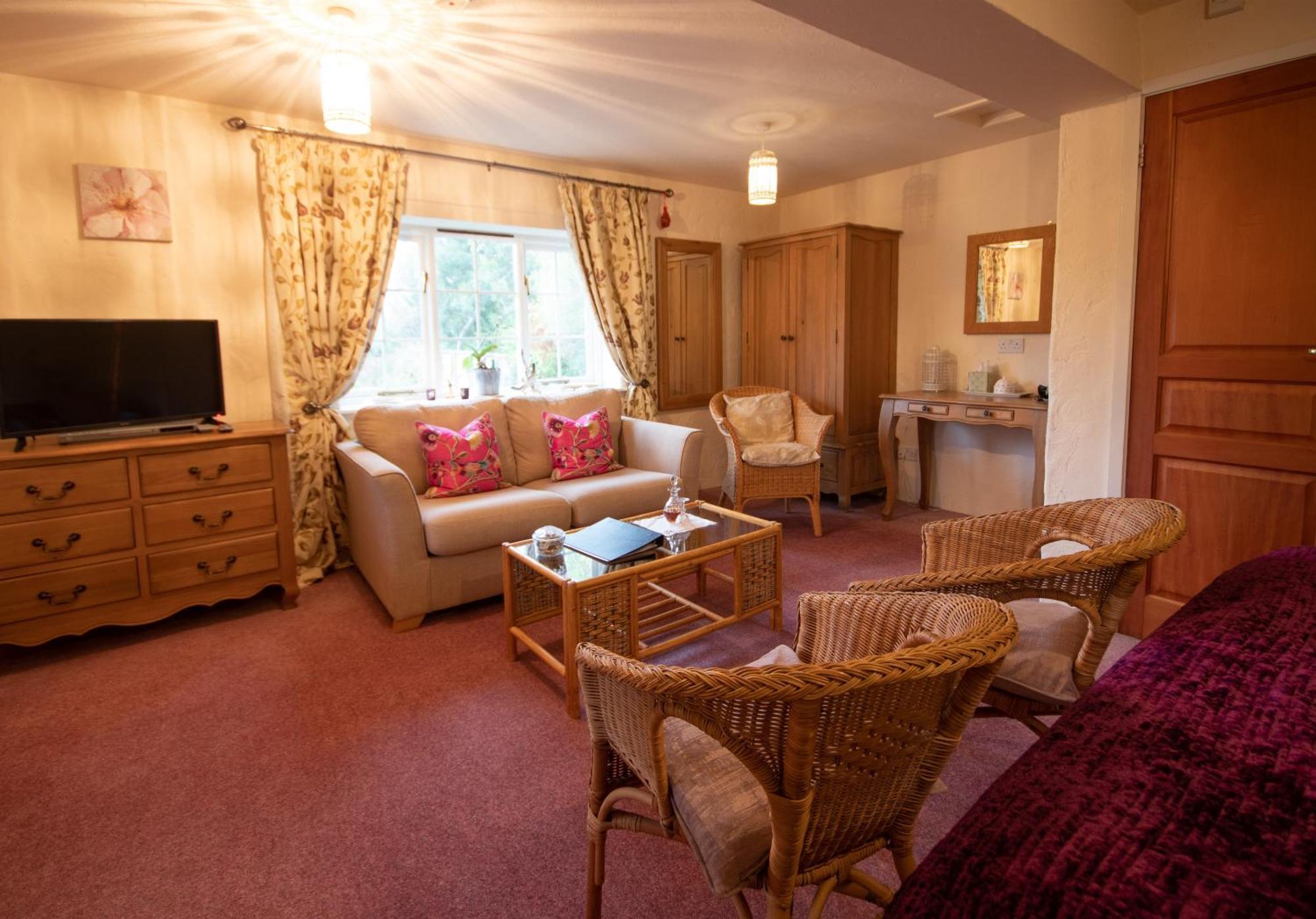 Magpies Lodge Slinfold Buitenkant foto