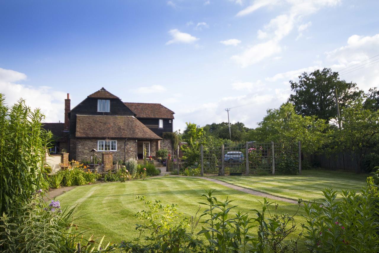 Magpies Lodge Slinfold Buitenkant foto