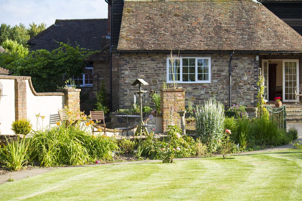 Magpies Lodge Slinfold Buitenkant foto